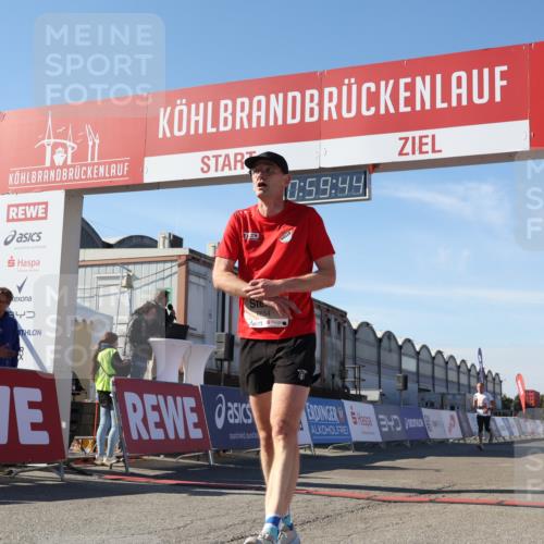 03.10.2025 - Köhlbrandbrückenlauf Luisa Fischer http://msf.ph/oto/9028612 03.10.2025 12:59:43 Ziel 4074, 4111, 4215, 4270, 4475, 6142, 6254, 6325, 6364, 6601, 6616, 6654, 6666, 6754 meine-sportfotos.de