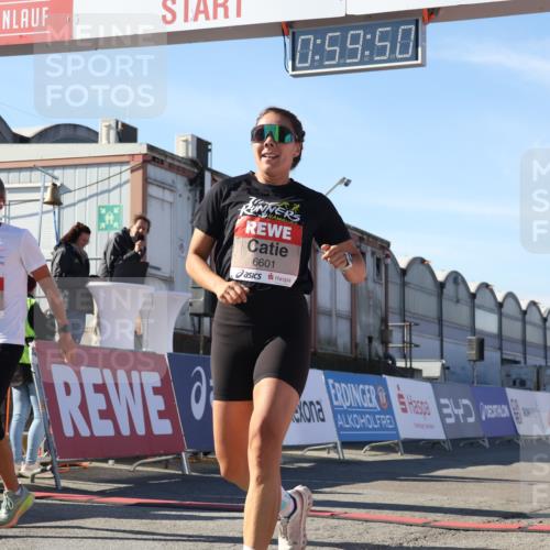03.10.2025 - Köhlbrandbrückenlauf Luisa Fischer http://msf.ph/oto/9028620 03.10.2025 12:59:49 Ziel 4074, 4111, 4215, 4554, 6142, 6254, 6364, 6601, 6616, 6654, 6754 meine-sportfotos.de