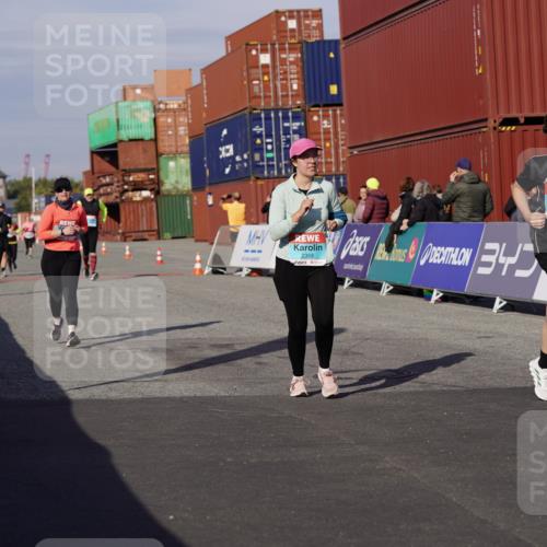 03.10.2025 - Köhlbrandbrückenlauf Michael Burmester http://msf.ph/oto/9028629 03.10.2025 10:33:01 Ziel 1851, 2359, 2576, 2631, 3800 meine-sportfotos.de