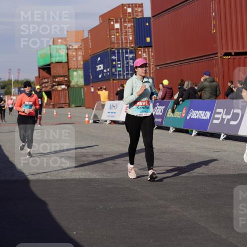 03.10.2025 - Köhlbrandbrückenlauf Michael Burmester http://msf.ph/oto/9028634 03.10.2025 10:33:01 Ziel 1851, 2359, 2576, 2631, 3800 meine-sportfotos.de