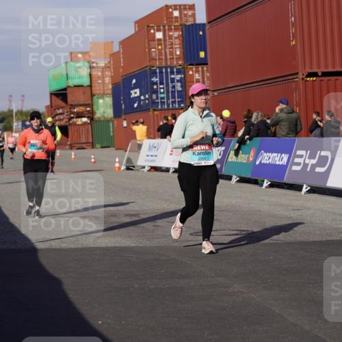 03.10.2025 - Köhlbrandbrückenlauf Michael Burmester http://msf.ph/oto/9028639 03.10.2025 10:33:01 Ziel 1851, 2359, 2576, 2631, 3800 meine-sportfotos.de