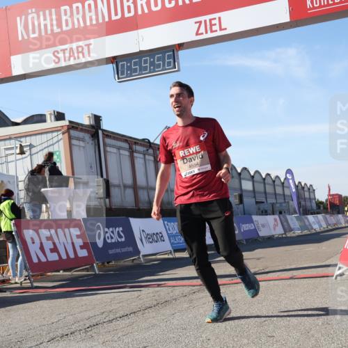 03.10.2025 - Köhlbrandbrückenlauf Luisa Fischer http://msf.ph/oto/9028650 03.10.2025 12:59:55 Ziel 4074, 4554, 6142, 6254, 6601 meine-sportfotos.de