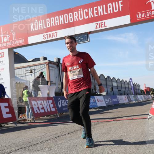 03.10.2025 - Köhlbrandbrückenlauf Luisa Fischer http://msf.ph/oto/9028655 03.10.2025 12:59:56 Ziel 4074, 4554, 6142, 6254, 6601 meine-sportfotos.de