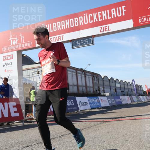 03.10.2025 - Köhlbrandbrückenlauf Luisa Fischer http://msf.ph/oto/9028658 03.10.2025 12:59:56 Ziel 4074, 4554, 6142, 6254, 6601 meine-sportfotos.de