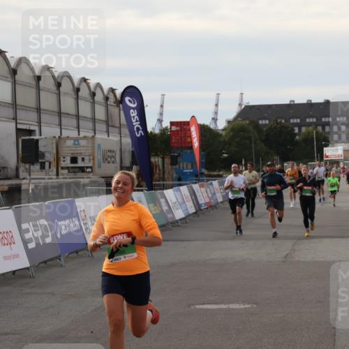 03.10.2025 - Köhlbrandbrückenlauf Julia Fischer http://msf.ph/oto/9028663 03.10.2025 16:06:47 Ziel 7623, 8848, 8860, 8880, 8965, 9353, 9354 meine-sportfotos.de