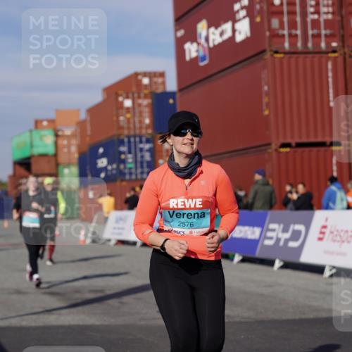 03.10.2025 - Köhlbrandbrückenlauf Michael Burmester http://msf.ph/oto/9028671 03.10.2025 10:33:05 Ziel 2170, 2576, 2631, 3355, 3634, 3800 meine-sportfotos.de