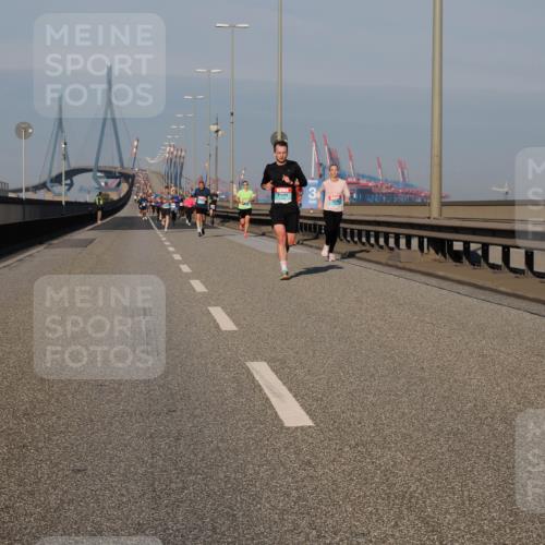 03.10.2025 - Köhlbrandbrückenlauf Fabian Wolf http://msf.ph/oto/9028673 03.10.2025 09:43:54 Position 3 3 meine-sportfotos.de