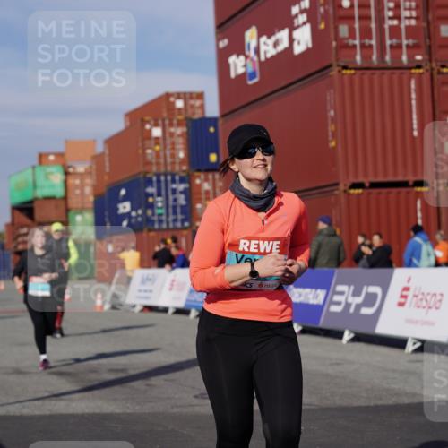 03.10.2025 - Köhlbrandbrückenlauf Michael Burmester http://msf.ph/oto/9028677 03.10.2025 10:33:05 Ziel 2170, 2576, 2631, 3355, 3634, 3800 meine-sportfotos.de
