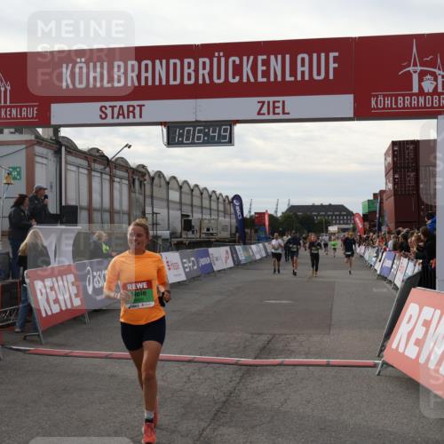 03.10.2025 - Köhlbrandbrückenlauf Julia Fischer http://msf.ph/oto/9028681 03.10.2025 16:06:49 Ziel 7623, 8848, 8860, 8880, 8965, 9128, 9353, 9354 meine-sportfotos.de