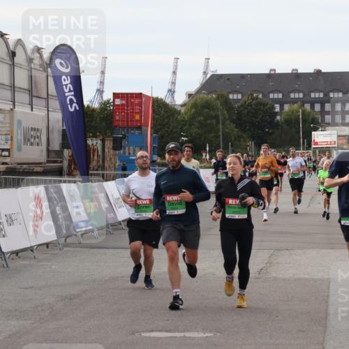 03.10.2025 - Köhlbrandbrückenlauf Julia Fischer http://msf.ph/oto/9028684 03.10.2025 16:06:51 Ziel 7623, 8848, 8880, 8965, 9128, 9353, 9354 meine-sportfotos.de
