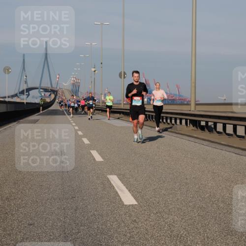03.10.2025 - Köhlbrandbrückenlauf Fabian Wolf http://msf.ph/oto/9028690 03.10.2025 09:43:55 Position 3  meine-sportfotos.de