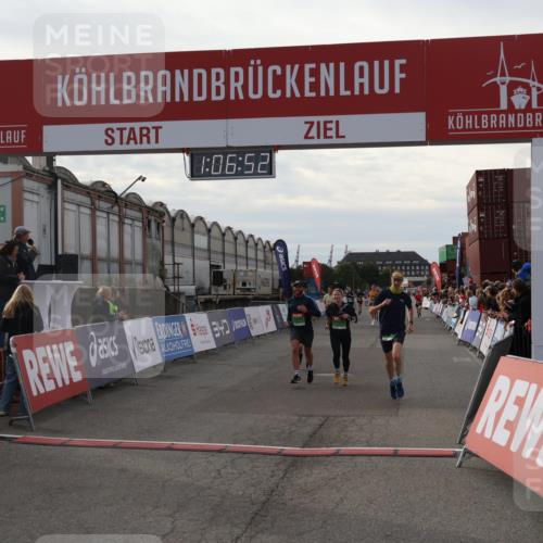 03.10.2025 - Köhlbrandbrückenlauf Julia Fischer http://msf.ph/oto/9028691 03.10.2025 16:06:52 Ziel 7623, 8848, 8880, 8965, 9128, 9353, 9354 meine-sportfotos.de