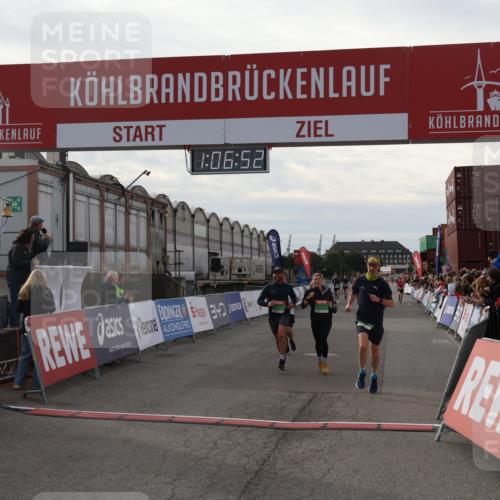 03.10.2025 - Köhlbrandbrückenlauf Julia Fischer http://msf.ph/oto/9028694 03.10.2025 16:06:52 Ziel 7623, 8848, 8880, 8965, 9128, 9353, 9354 meine-sportfotos.de