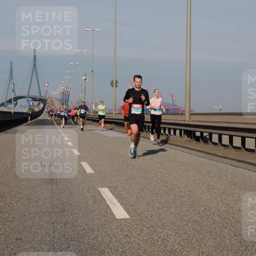 03.10.2025 - Köhlbrandbrückenlauf Fabian Wolf http://msf.ph/oto/9028702 03.10.2025 09:43:56 Position 3  meine-sportfotos.de
