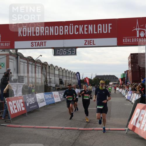 03.10.2025 - Köhlbrandbrückenlauf Julia Fischer http://msf.ph/oto/9028704 03.10.2025 16:06:53 Ziel 7263, 8848, 8880, 8965, 9128, 9353, 9354 meine-sportfotos.de