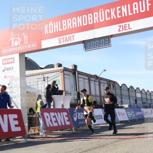 03.10.2025 - Köhlbrandbrückenlauf Luisa Fischer http://msf.ph/oto/9028705 03.10.2025 13:00:02 Ziel 4261, 4319, 4554, 6368 meine-sportfotos.de