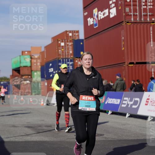 03.10.2025 - Köhlbrandbrückenlauf Michael Burmester http://msf.ph/oto/9028706 03.10.2025 10:33:08 Ziel 2170, 3355, 3634, 3800 meine-sportfotos.de