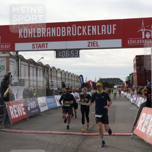 03.10.2025 - Köhlbrandbrückenlauf Julia Fischer http://msf.ph/oto/9028707 03.10.2025 16:06:53 Ziel 7263, 8848, 8880, 8965, 9128, 9353, 9354 meine-sportfotos.de