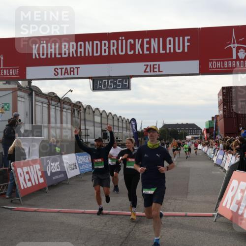 03.10.2025 - Köhlbrandbrückenlauf Julia Fischer http://msf.ph/oto/9028710 03.10.2025 16:06:54 Ziel 7263, 8848, 8880, 8965, 8967, 9128, 9353, 9354 meine-sportfotos.de