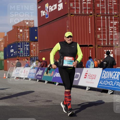 03.10.2025 - Köhlbrandbrückenlauf Michael Burmester http://msf.ph/oto/9028711 03.10.2025 10:33:10 Ziel 2170, 3355, 3634, 3800 meine-sportfotos.de