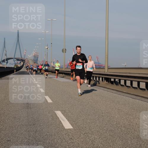 03.10.2025 - Köhlbrandbrückenlauf Fabian Wolf http://msf.ph/oto/9028712 03.10.2025 09:43:56 Position 3 1068 meine-sportfotos.de