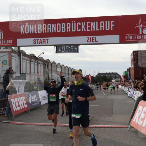 03.10.2025 - Köhlbrandbrückenlauf Julia Fischer http://msf.ph/oto/9028715 03.10.2025 16:06:54 Ziel 7263, 8848, 8880, 8965, 8967, 9128, 9353, 9354 meine-sportfotos.de