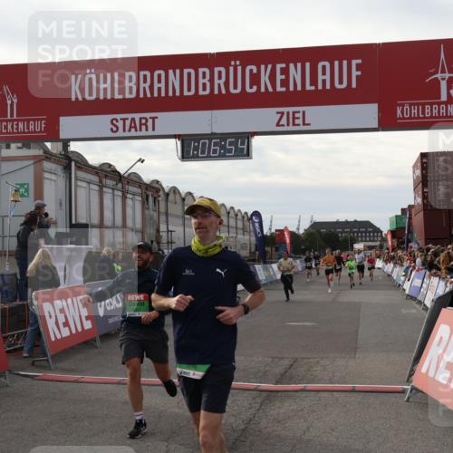 03.10.2025 - Köhlbrandbrückenlauf Julia Fischer http://msf.ph/oto/9028717 03.10.2025 16:06:54 Ziel 7263, 8848, 8880, 8965, 8967, 9128, 9353, 9354 meine-sportfotos.de