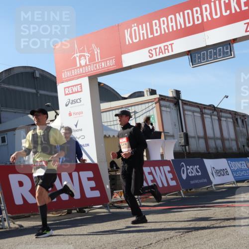 03.10.2025 - Köhlbrandbrückenlauf Luisa Fischer http://msf.ph/oto/9028719 03.10.2025 13:00:03 Ziel 4261, 4319, 4554, 6368 meine-sportfotos.de