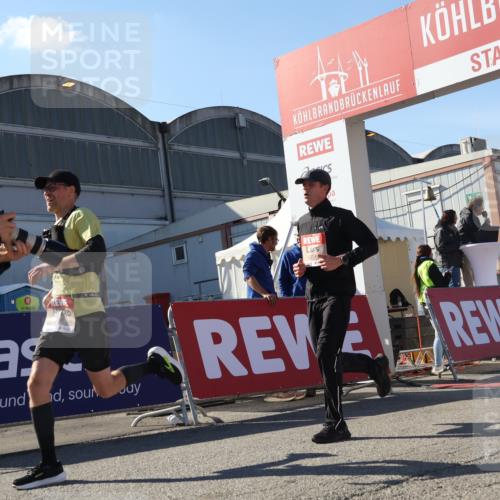 03.10.2025 - Köhlbrandbrückenlauf Luisa Fischer http://msf.ph/oto/9028722 03.10.2025 13:00:04 Ziel 4261, 4319, 4554, 6097, 6368 meine-sportfotos.de