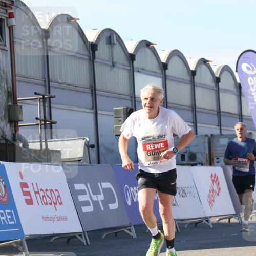 03.10.2025 - Köhlbrandbrückenlauf Luisa Fischer http://msf.ph/oto/9028725 03.10.2025 13:00:06 Ziel 4020, 4192, 4261, 4319, 6097, 6203, 6368 meine-sportfotos.de