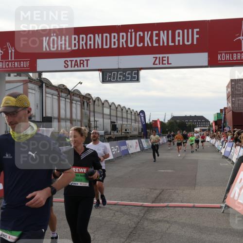 03.10.2025 - Köhlbrandbrückenlauf Julia Fischer http://msf.ph/oto/9028726 03.10.2025 16:06:55 Ziel 7263, 8848, 8866, 8965, 8967, 9128, 9353, 9354, 9417 meine-sportfotos.de
