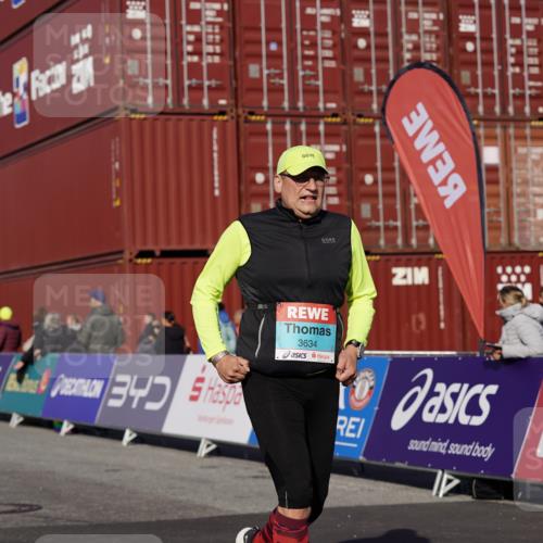 03.10.2025 - Köhlbrandbrückenlauf Michael Burmester http://msf.ph/oto/9028730 03.10.2025 10:33:11 Ziel 2170, 2457, 3355, 3634, 3800 meine-sportfotos.de