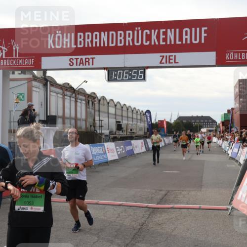 03.10.2025 - Köhlbrandbrückenlauf Julia Fischer http://msf.ph/oto/9028737 03.10.2025 16:06:56 Ziel 7263, 8848, 8866, 8965, 8967, 9128, 9353, 9354, 9416, 9417 meine-sportfotos.de