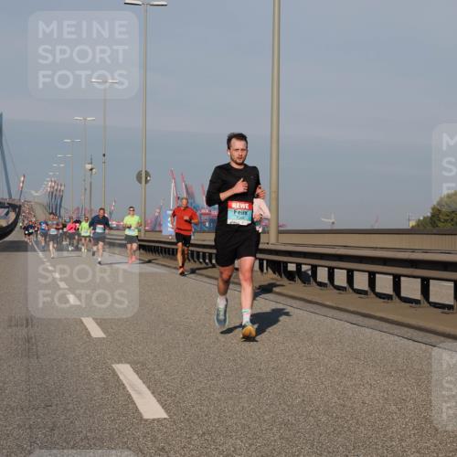 03.10.2025 - Köhlbrandbrückenlauf Fabian Wolf http://msf.ph/oto/9028746 03.10.2025 09:43:57 Position 3 1068 meine-sportfotos.de