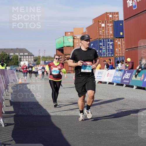 03.10.2025 - Köhlbrandbrückenlauf Michael Burmester http://msf.ph/oto/9028748 03.10.2025 10:33:13 Ziel 2170, 2457, 3355, 3634 meine-sportfotos.de