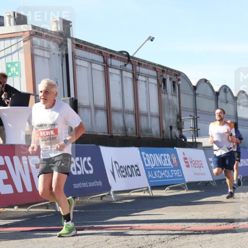 03.10.2025 - Köhlbrandbrückenlauf Luisa Fischer http://msf.ph/oto/9028753 03.10.2025 13:00:08 Ziel 4020, 4192, 4261, 4319, 6097, 6203, 6368, 6798 meine-sportfotos.de