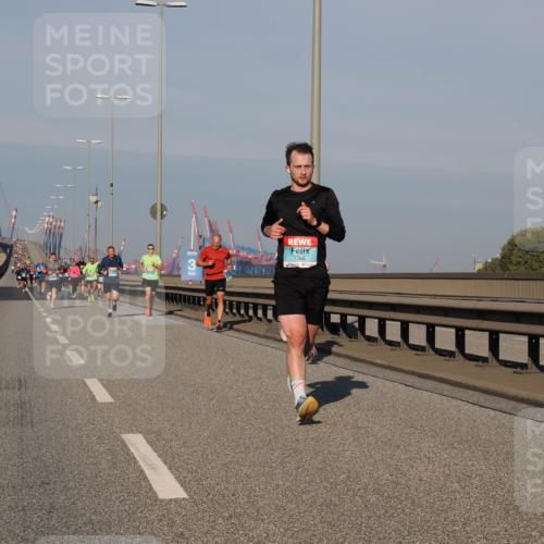 03.10.2025 - Köhlbrandbrückenlauf Fabian Wolf http://msf.ph/oto/9028764 03.10.2025 09:43:57 Position 3 1068 meine-sportfotos.de