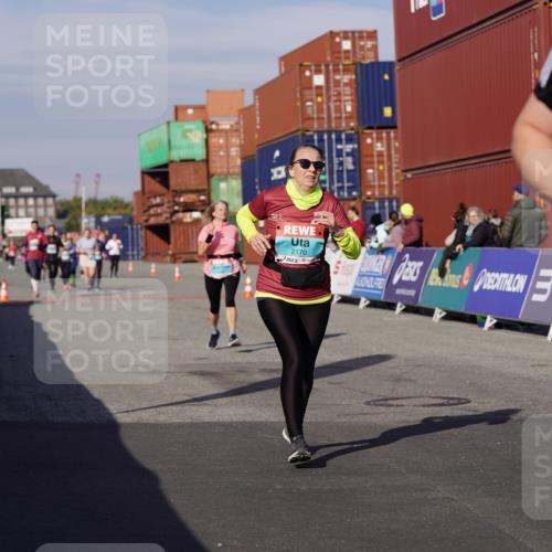 03.10.2025 - Köhlbrandbrückenlauf Michael Burmester http://msf.ph/oto/9028779 03.10.2025 10:33:15 Ziel 2170, 2457, 3355 meine-sportfotos.de