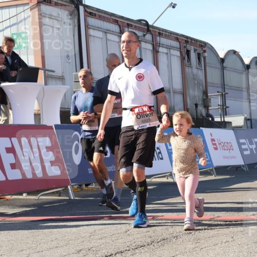 03.10.2025 - Köhlbrandbrückenlauf Luisa Fischer http://msf.ph/oto/9028789 03.10.2025 13:00:11 Ziel 4020, 4192, 4261, 4319, 6097, 6203, 6368, 6760, 6798 meine-sportfotos.de