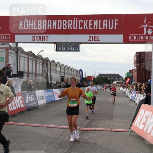 03.10.2025 - Köhlbrandbrückenlauf Julia Fischer http://msf.ph/oto/9028802 03.10.2025 16:07:01 Ziel 7228, 7263, 7322, 7995, 8848, 8866, 8967, 9128, 9353, 9354, 9416, 9417 meine-sportfotos.de