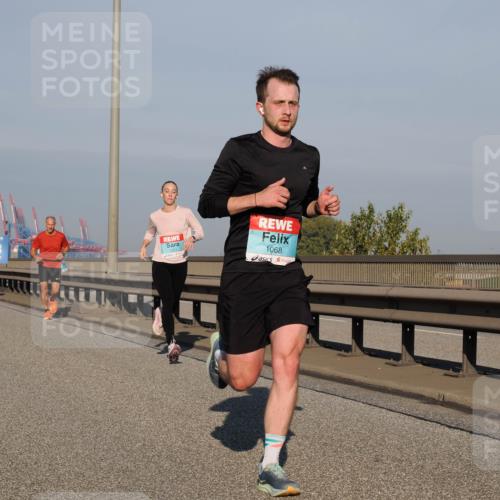 03.10.2025 - Köhlbrandbrückenlauf Fabian Wolf http://msf.ph/oto/9028805 03.10.2025 09:43:59 Position 3 1068, 000000 meine-sportfotos.de