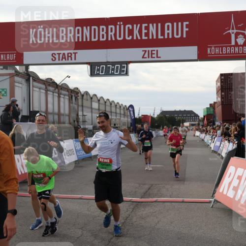 03.10.2025 - Köhlbrandbrückenlauf Julia Fischer http://msf.ph/oto/9028831 03.10.2025 16:07:03 Ziel 7174, 7228, 7263, 7322, 7995, 8866, 8967, 9128, 9353, 9354, 9416, 9417 meine-sportfotos.de