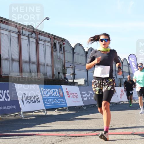 03.10.2025 - Köhlbrandbrückenlauf Luisa Fischer http://msf.ph/oto/9028850 03.10.2025 13:00:19 Ziel 4020, 4192, 4250, 4275, 6097, 6203, 6236, 6707, 6760, 6798 meine-sportfotos.de