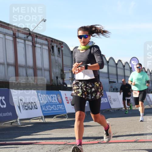 03.10.2025 - Köhlbrandbrückenlauf Luisa Fischer http://msf.ph/oto/9028854 03.10.2025 13:00:20 Ziel 4020, 4192, 4250, 4275, 6097, 6203, 6236, 6707, 6714, 6760, 6798 meine-sportfotos.de