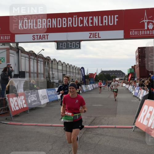 03.10.2025 - Köhlbrandbrückenlauf Julia Fischer http://msf.ph/oto/9028859 03.10.2025 16:07:05 Ziel 7174, 7228, 7263, 7322, 7995, 8026, 8866, 8967, 9416, 9417 meine-sportfotos.de