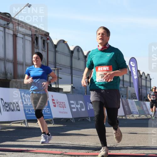 03.10.2025 - Köhlbrandbrückenlauf Luisa Fischer http://msf.ph/oto/9028886 03.10.2025 13:00:26 Ziel 4163, 4172, 4250, 4275, 4622, 4850, 5664, 6236, 6490, 6707, 6714, 6760 meine-sportfotos.de