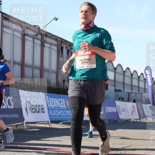 03.10.2025 - Köhlbrandbrückenlauf Luisa Fischer http://msf.ph/oto/9028891 03.10.2025 13:00:27 Ziel 4163, 4172, 4250, 4275, 4622, 4850, 5664, 6236, 6490, 6707, 6714, 6760 meine-sportfotos.de