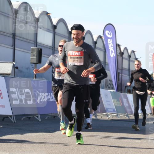 03.10.2025 - Köhlbrandbrückenlauf Luisa Fischer http://msf.ph/oto/9028911 03.10.2025 13:00:29 Ziel 4163, 4172, 4275, 4299, 4622, 4850, 5664, 6236, 6373, 6490, 6707, 6714 meine-sportfotos.de