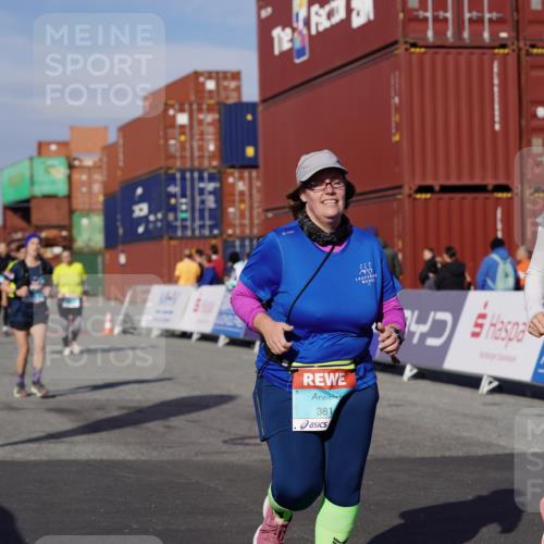 03.10.2025 - Köhlbrandbrückenlauf Michael Burmester http://msf.ph/oto/9028938 03.10.2025 10:33:32 Ziel 1963, 2175, 2211, 2248, 2370, 2466, 2654, 3254, 3814 meine-sportfotos.de