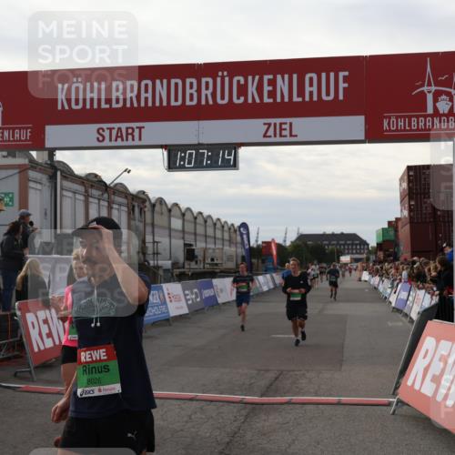 03.10.2025 - Köhlbrandbrückenlauf Julia Fischer http://msf.ph/oto/9028966 03.10.2025 16:07:14 Ziel 7174, 7228, 7302, 7322, 7340, 7560, 7995, 8026, 8847, 8925 meine-sportfotos.de